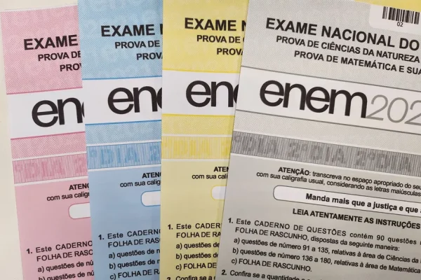 Veja as principais ferramentas de estudos dos estudantes aprovados no Enem