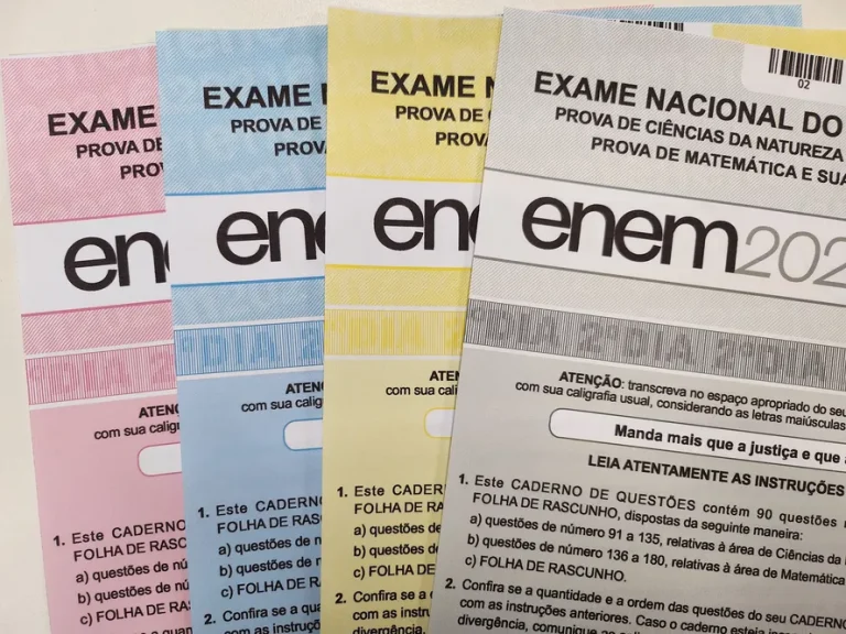 Quais são as principais ferramentas de estudos dos estudantes aprovados no Enem? Foto: Agência O Globo