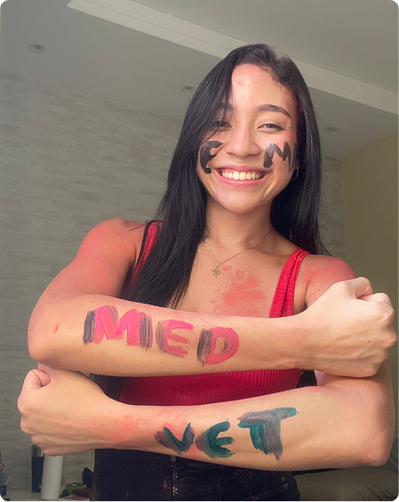 Estudante aprovada em Medicina Veterinária.