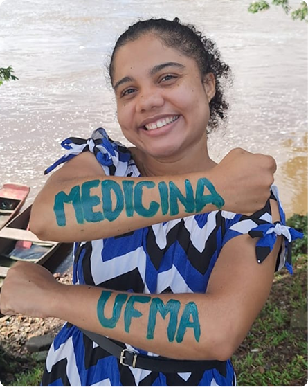 Estudante aprovada em Medicina UFMA