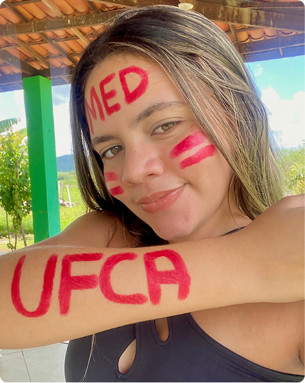 Estudante aprovada em Medicina na UFCA