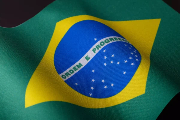 Foto da bandeira do Brasil representando o descobrimento do Brasil no dia 22 de abril