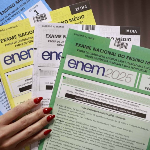 Provas do Enem com as redações nota mil dos últimos anos.