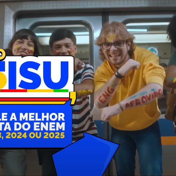 Estudantes comemorando em frente ao metrô com destaque para o logo do Sisu e texto informativo sobre notas do Enem, ilustrando tudo sobre a convocação da lista de espera no Sisu.
